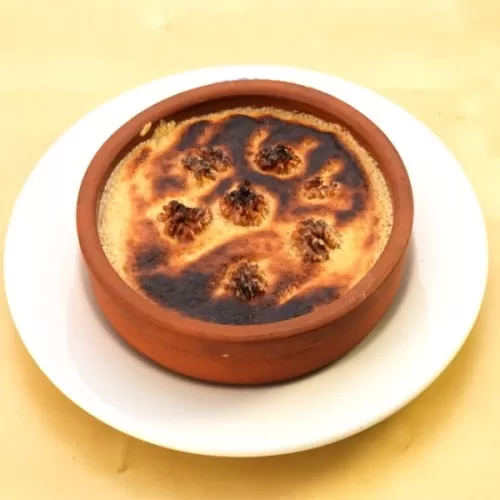 Güveçte Cevizli Fırın Helva